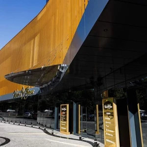 Скляні козирки та навіси над входом