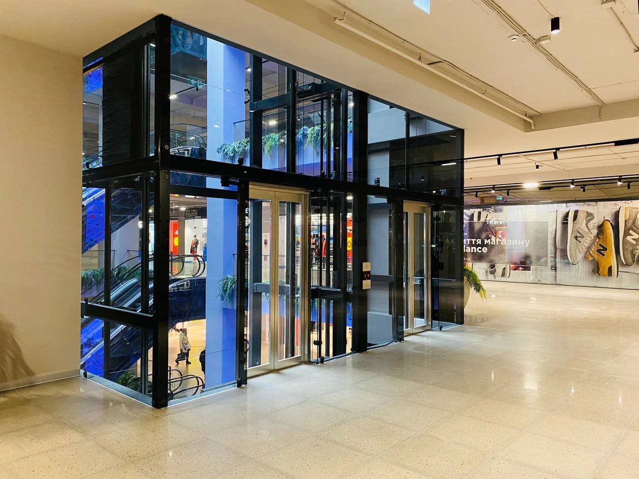 Скління ліфтових шахт та панорамні ліфти