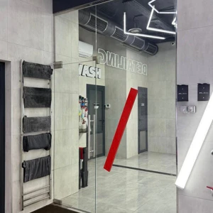 Скляні перегородки для офісу та дому