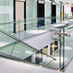 Скляні огорожі із загартованого скла